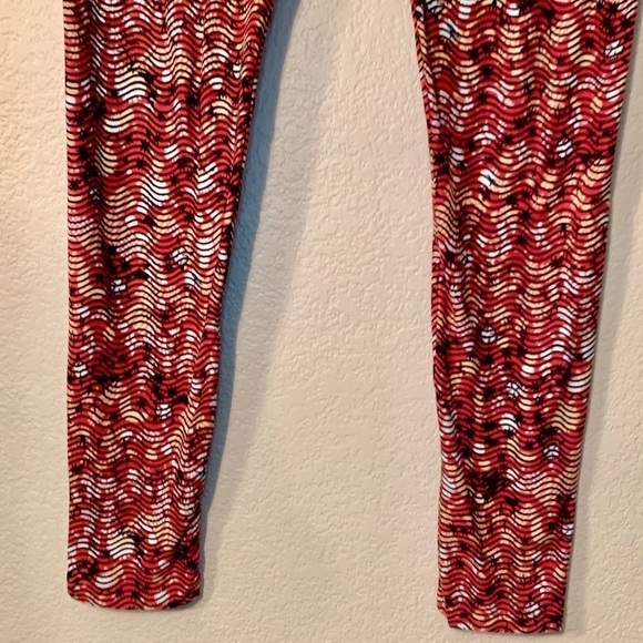 LuLaRoe Leggings OS One Size Tropical Red Orange White Black Waves Spandex - Picture 3 of 10